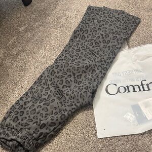 Leopard Print Gray Women's Pants never worn